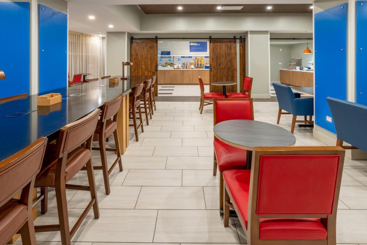 Holiday Inn Express Hotel & Suites Salisbury - Delmar By Ihg Экстерьер фото