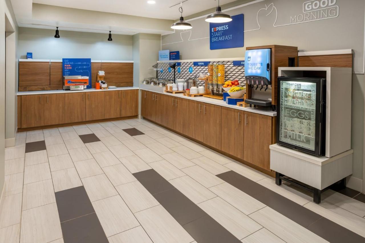 Holiday Inn Express Hotel & Suites Salisbury - Delmar By Ihg Экстерьер фото