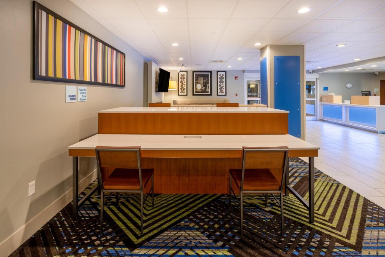 Holiday Inn Express Hotel & Suites Salisbury - Delmar By Ihg Экстерьер фото