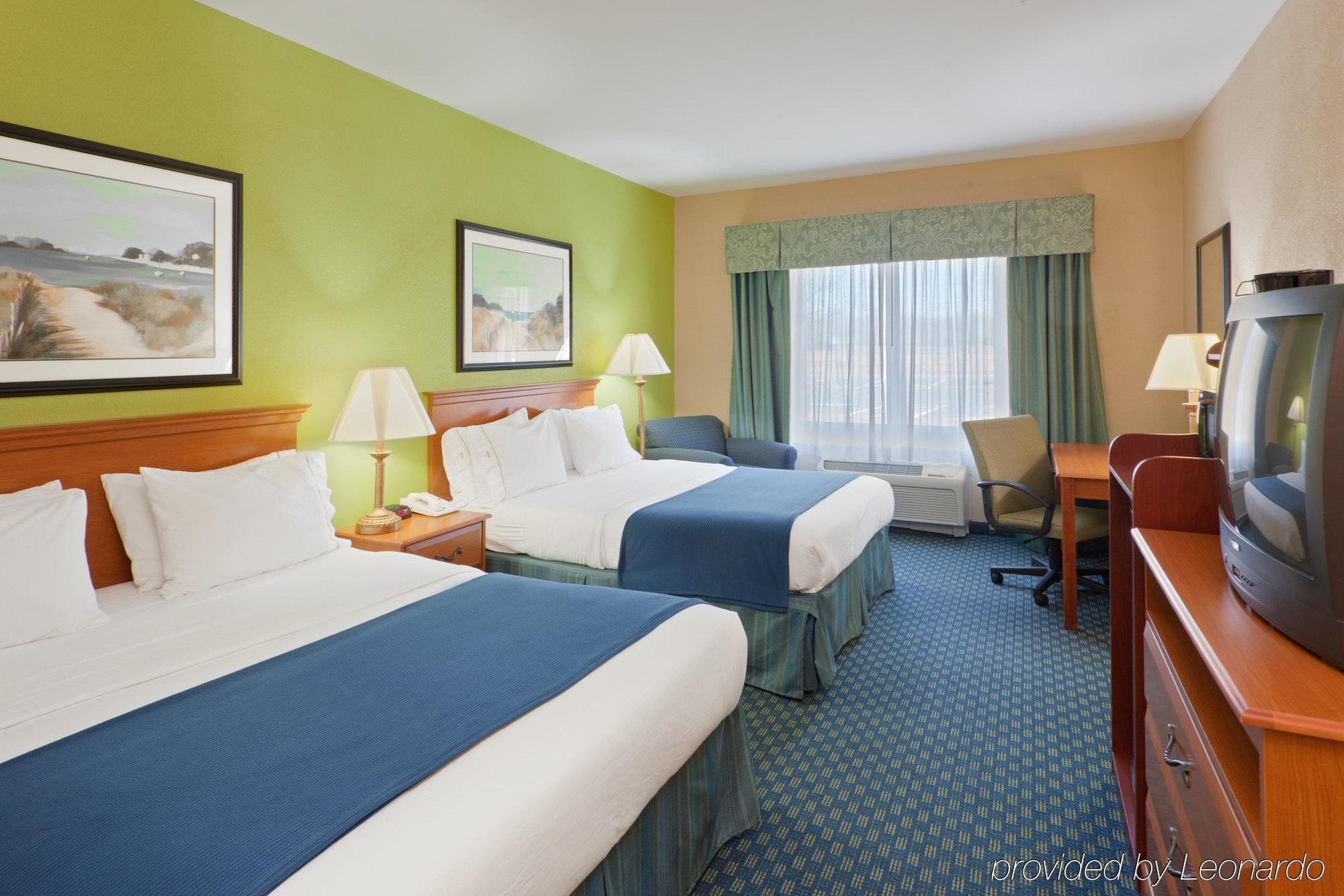 Holiday Inn Express Hotel & Suites Salisbury - Delmar By Ihg Номер фото