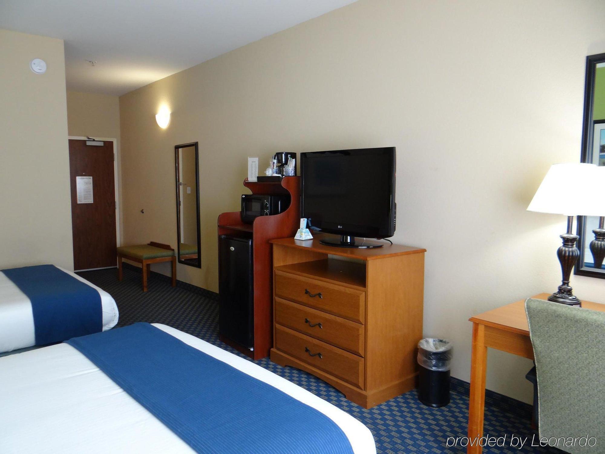 Holiday Inn Express Hotel & Suites Salisbury - Delmar By Ihg Экстерьер фото